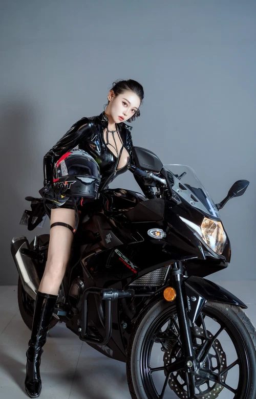 清妙 2026.01.06 内购私拍 机车女郎 拍摄花絮 - 在线看可下载原图